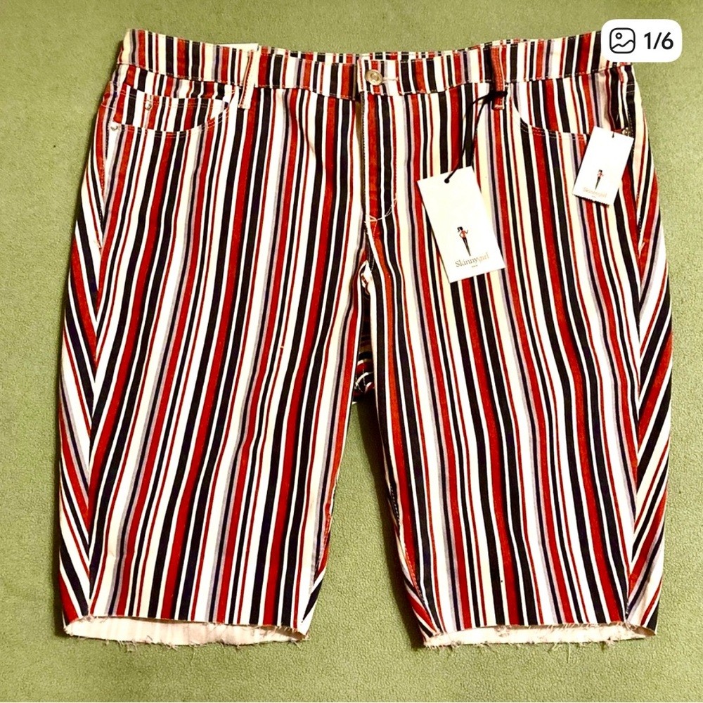 ⛵️❤️NWT Skinnygirl’s Carrie Skimmer Shorts in Nantucket Stripe 16W❤️⛵️